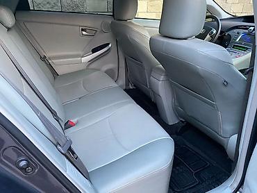 Toyota: Toyota Prius: 2012 г., Гибрид — 7