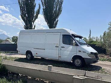 мотик макси: Грузовой фургон Mercedes‑Benz Sprinter (первое поколение, длинная — 2
