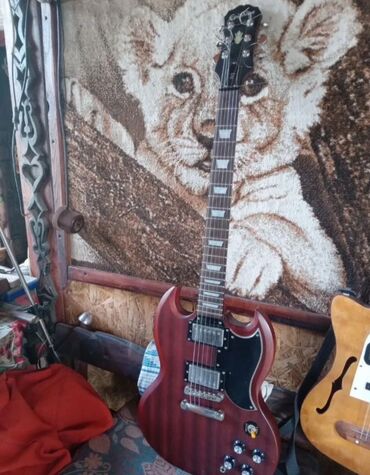 Гитары: Гитара Gibson SG. Срочно. Дёшево. Подойдёт для начинающих и для