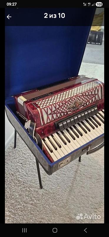 Аккордеоны: Аккордеон Barcarolle Prominenz, красный перламутровый корпус — 12