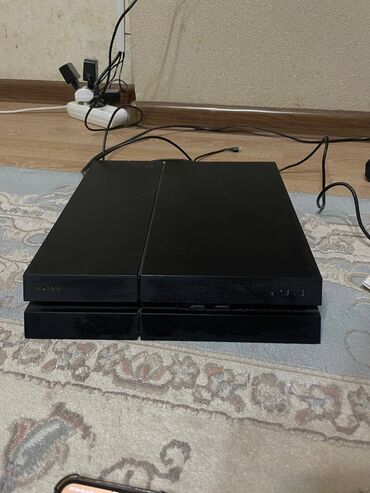 PS4 (Sony PlayStation 4): Игровая консоль Sony PlayStation 4 (оригинальная «fat» версия