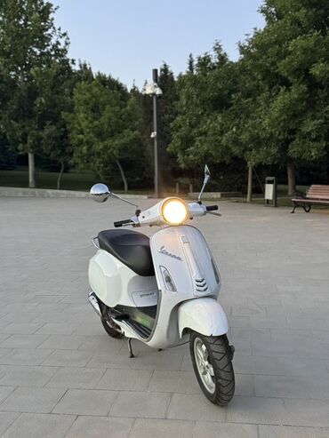 - Vespa Primavera 50, 50 sm3, 2020 il, 8000 km
