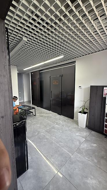 кафе столовые: Аренда офисов, 326 м², В жилом комплексе, 1 линия — 9