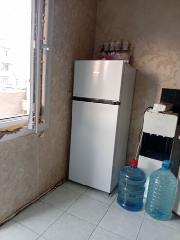 Духовки: Hisense iki qapılı soyuducu - Üst hissədə ayrıca dondurucu bölmə, 1