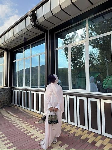Продаю платье из органзыподойдет до 48р свободно легкое и не