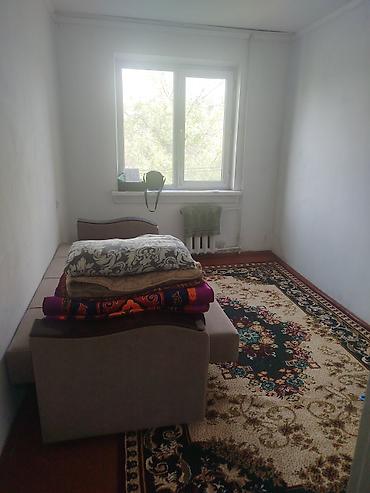 Долгосрочная аренда комнат: Сдаётся просторная комната в квартире. Описание: - Светлая комната — 6