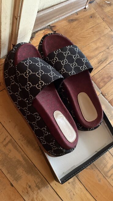 gucci krasovka: Gucci, Ölçü: 39, rəng - Bənövşəyi, Yeni