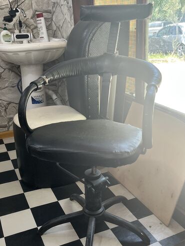 Salon masaları: İşlənmiş, Saş kəsimi üçün masa, Güzgüsüz