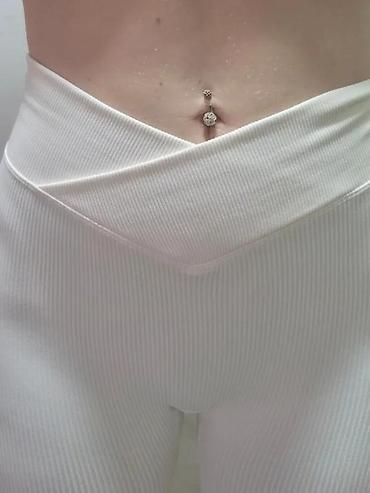 Helanke, biciklistički šortsevi: Ženske rebraste helanke – belo - Model sa V/“crossover” pojasom — 5