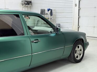 Mercedes-Benz: Mercedes-Benz E-Class: 1995 г., 3.2 л, Автомат, Бензин, Седан — 6