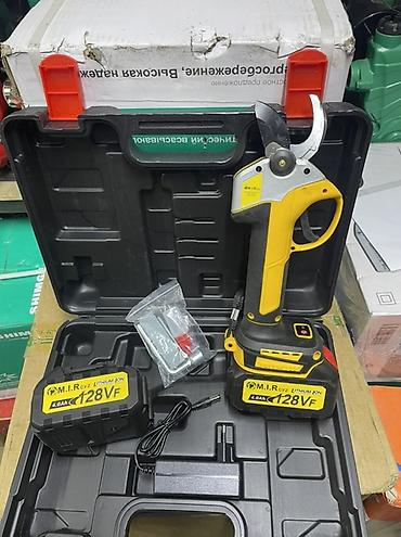 Наборы электроинструментов: Набор аккумуляторных садовых инструментов Комплектация на фото: - — 8