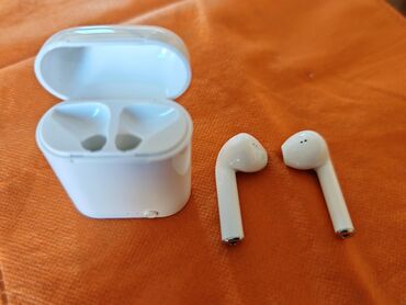 Slušalice: Prodajem bežičnie Bluetooth slušalice sa kućištima. 1) Bela TWS — 2
