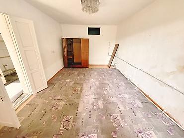 барачный: 2 комнаты, 50 м², Молодая Гвардия 1 этаж, Старый ремонт — 1