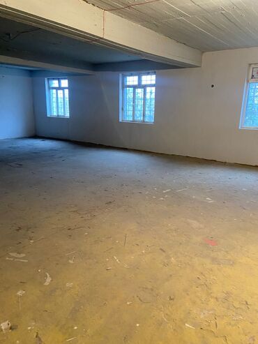 Anbar və emalatxanalar: KİRAYƏ/İCARƏYƏ VERİLİR:/istehsalat sahəsi olan mülk - Üçmərtəbəli, ağ — 16