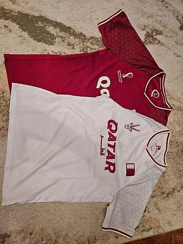 Kişi geyimləri: Qatar 2022 World Cup t-shirt Doha şəhərindən fanshopdan alınıb — 1