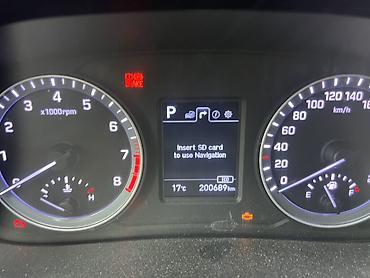 продажа авто гибрид: Hyundai Sonata: 2018 г., 2 л, Автомат, Газ, Седан — 9