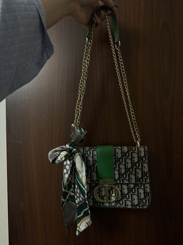 qaqa stil: Сумка на плечо, Dior