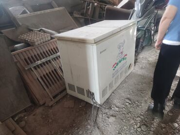 Другая бытовая техника: Морозильник рабочий почти 2 года не пользуюсь реальным клиентам отдам
