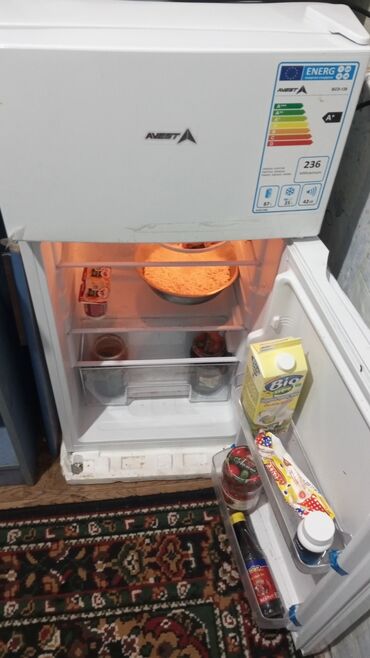 холодилник продаю: Диван раздвижной 10000
Холодильник 10000
Камод 4000