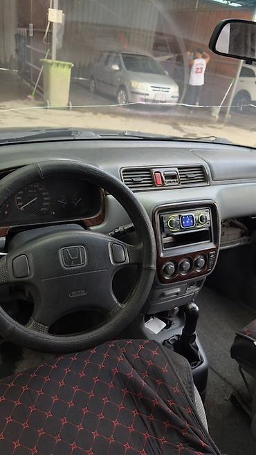 Honda CR-V: 1999 г., 2 л, Механика, Бензин, Кроссовер at lalafo.kg — 9 Honda CR-V: 1999 г., 2 л, Механика, Бензин, Кроссовер — 9
