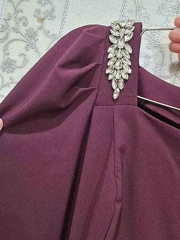 payiz donlari: Bordo rəngli uzun ziyafət libası. Zərif və klassik görünüşü ilə xüsusi — 8