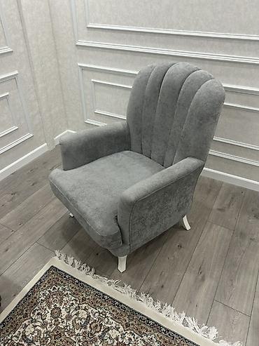 gaming kreslolar: Boz rəngli yumşaq kreslo. İstifadə edilməyib. - Material: məxmər — 6