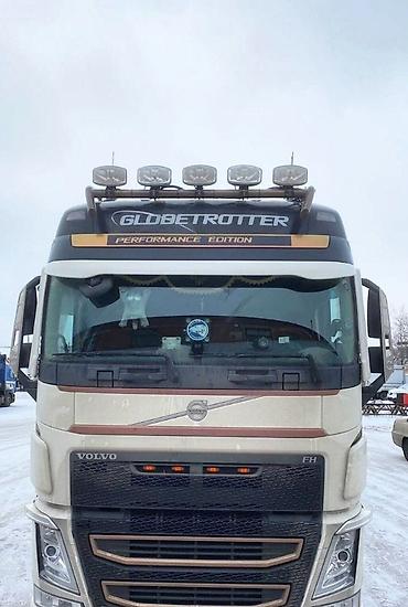 Бампер и комплектующие: Накладка на бампер Volvo, Новый, Оригинал — 14