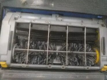 Robot usisivači: Slanje Brzom postom ide na odgovornost Primaoca. ( Posto brze poste — 12