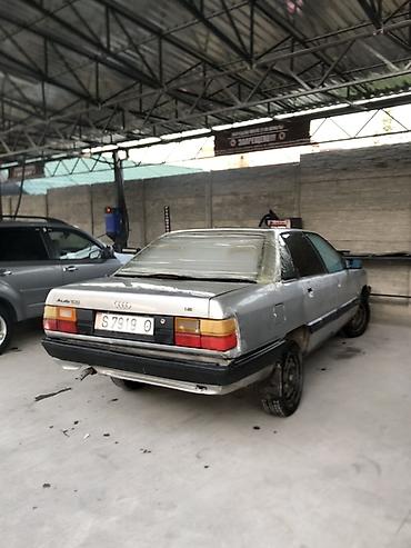 Audi 100: 1987 г., 1.8 л, Бензин, Седан