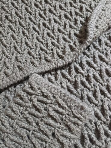 Džemperi, kardigani: M, Vuna na lalafo.rs — 6 Džemperi, kardigani: M, Vuna — 6