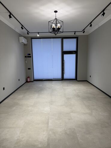 Digər kommersiya daşınmaz əmlakı: Obyekt Statiska binasinin tam yaninda yerleşir. İcereye verilen obyekt — 14