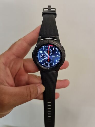 apple watch 3 series: Умные часы Samsung Gear S3 Frontier (черные) - Классический круглый