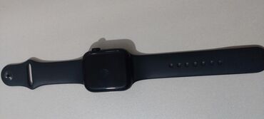 saat işlənmiş: Apple watch originat 7ci seriya 45mm yaxsi veziyetdedir. iclouda dusub