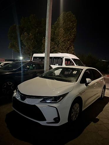 e 30 bmw: Toyota Corolla: 2021 г., 1.8 л, Вариатор, Гибрид, Седан — 2