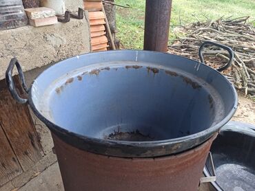 Ostala baštenska oprema: Kazan sa furunom za topljenje masti, kuvanje pekmeza itd. Furuna na lalafo.rs — 10 Ostala baštenska oprema: Kazan sa furunom za topljenje masti, kuvanje pekmeza itd. Furuna — 10