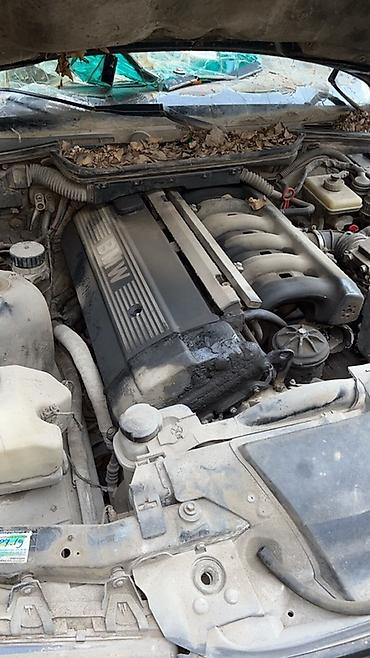 бмв е34 запчасти: BMW 5 Series E34 – ehtiyat hissələrə - Kuzov: sedan, qara rəng — 1