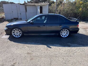BMW 540: 4.4 l | 2000 il Sedan