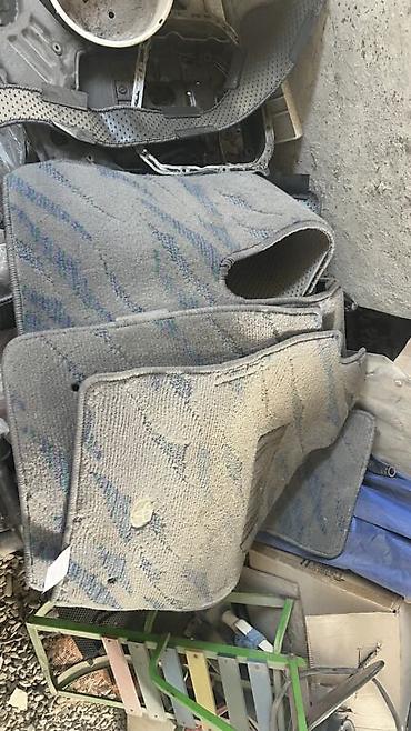 Родные Ворсовые Полики Для салона Toyota, цвет - Серый, Б/у, Самовывоз at lalafo.kg Родные Ворсовые Полики Для салона Toyota, цвет - Серый, Б/у, Самовывоз