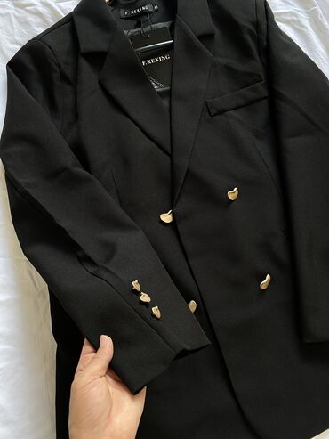 черный пиджак женский: В наличии 
Пиджак черного цвета
размер М 
1200с🏷️