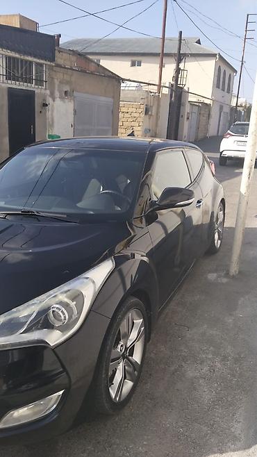 Hyundai Veloster, qara rəng, 3 qapılı (iki tərəfdə asimmetrik qapı