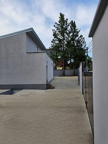 Kancelarija: IZDAJEM ILI PRODAJEM POSLOVNI PROSTOR 250m2 i 4 ari placa. Objekat — 3