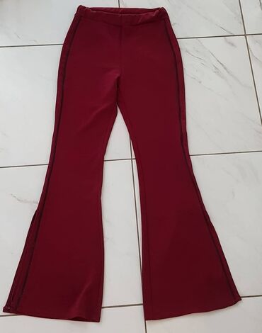 bordo tech fleece: Bordo zvonaste pantalone Imaju elastinaodgovaraju za M