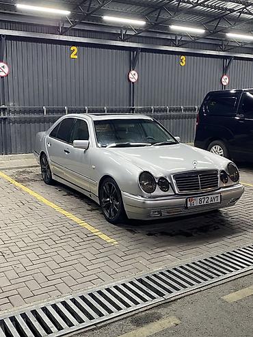 Mercedes-Benz E-Class: 1999 г., 3.2 л, Автомат, Бензин, Седан