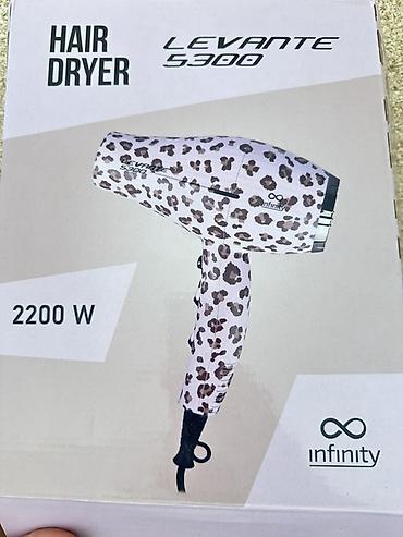 cari: Fen za kosu Infinity Levante 5300 – 2200 W KORIŠĆENO GODINU DANA - — 2