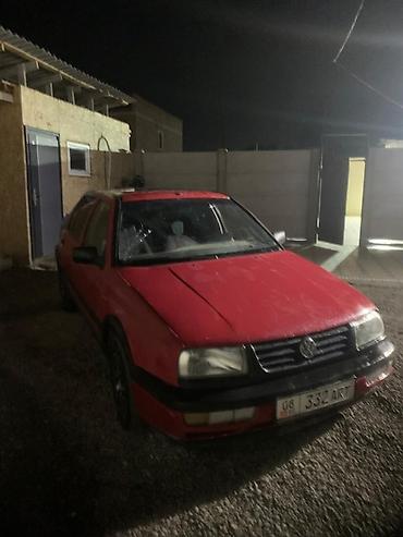 Продажа авто: Volkswagen Vento: 1993 г., Седан — 5