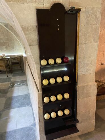 Otaqların uzunmüddətli kirayəsi: Peşəkar bilyard şəkildə gördüyünüz hər şey qiymətə daxildir. - Böyük — 8