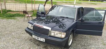 mercdes 190: Mercedes-Benz 190: 2 l. | 1982 il | Sedan