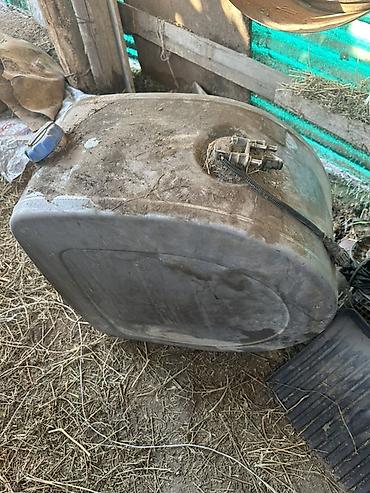 5 115: Адблю бак Volvo в сборе. Алюминевый бак с заливной горловиной и — 4