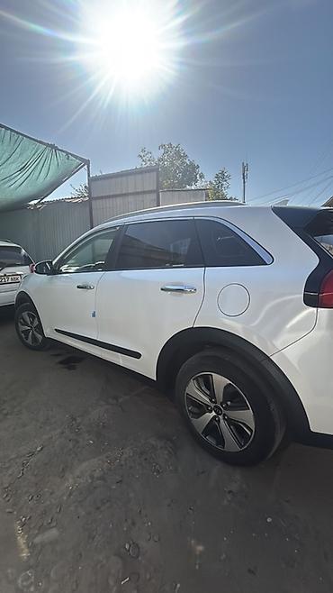 santa crus: Kia Niro: 2017 г., 1.6 л, Автомат, Гибрид, Кроссовер — 4