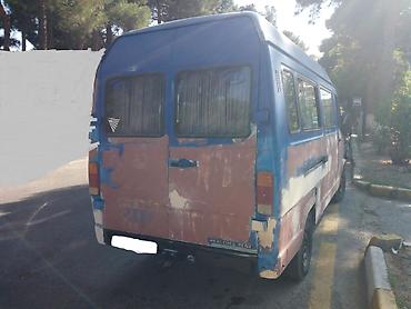 mercedes benz 208 d: Işlək vəziyyətdədir. gündəlik sürülən maşindi. hal hazirda sürülür — 3